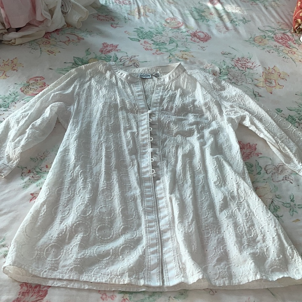Chico’s white tunic with button placket.